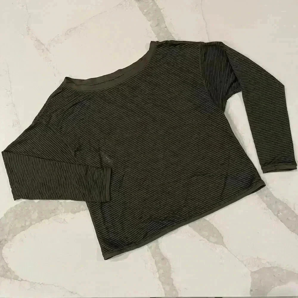 Lululemon Athletica Lean In CS Top Dark Olive Mesh Stripe Women Small Activewear